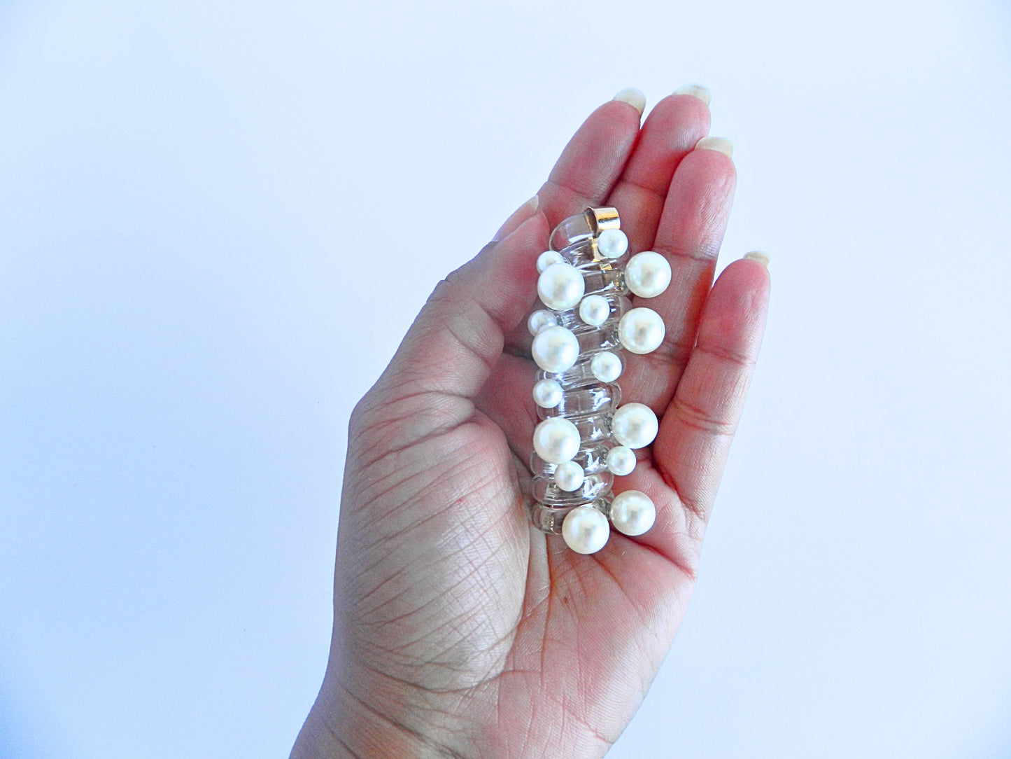 Spiral pearl hair tie - white